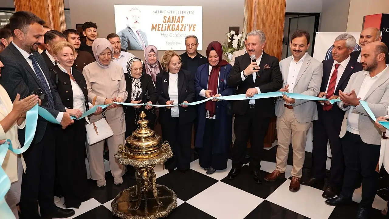 Kayseri'de 120 yıllık heybeler gün yüzüne çıktı