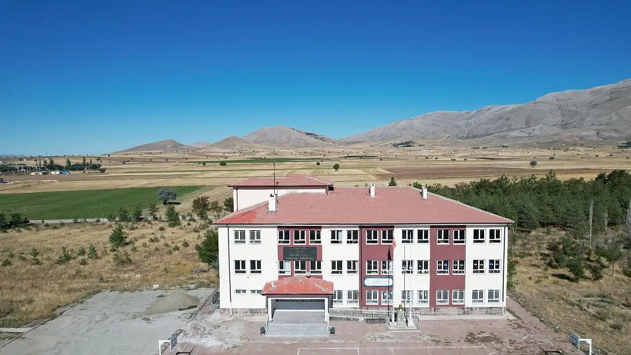 Kayseri'de hayırsever desteğiyle değişim! Okul yeni döneme hazır