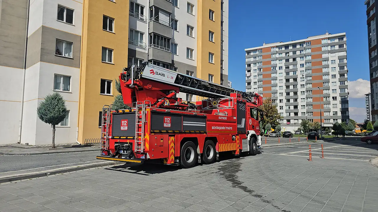 Kayseri'de apartman dairesinde yangın: 1 kişi hastaneye kaldırıldı