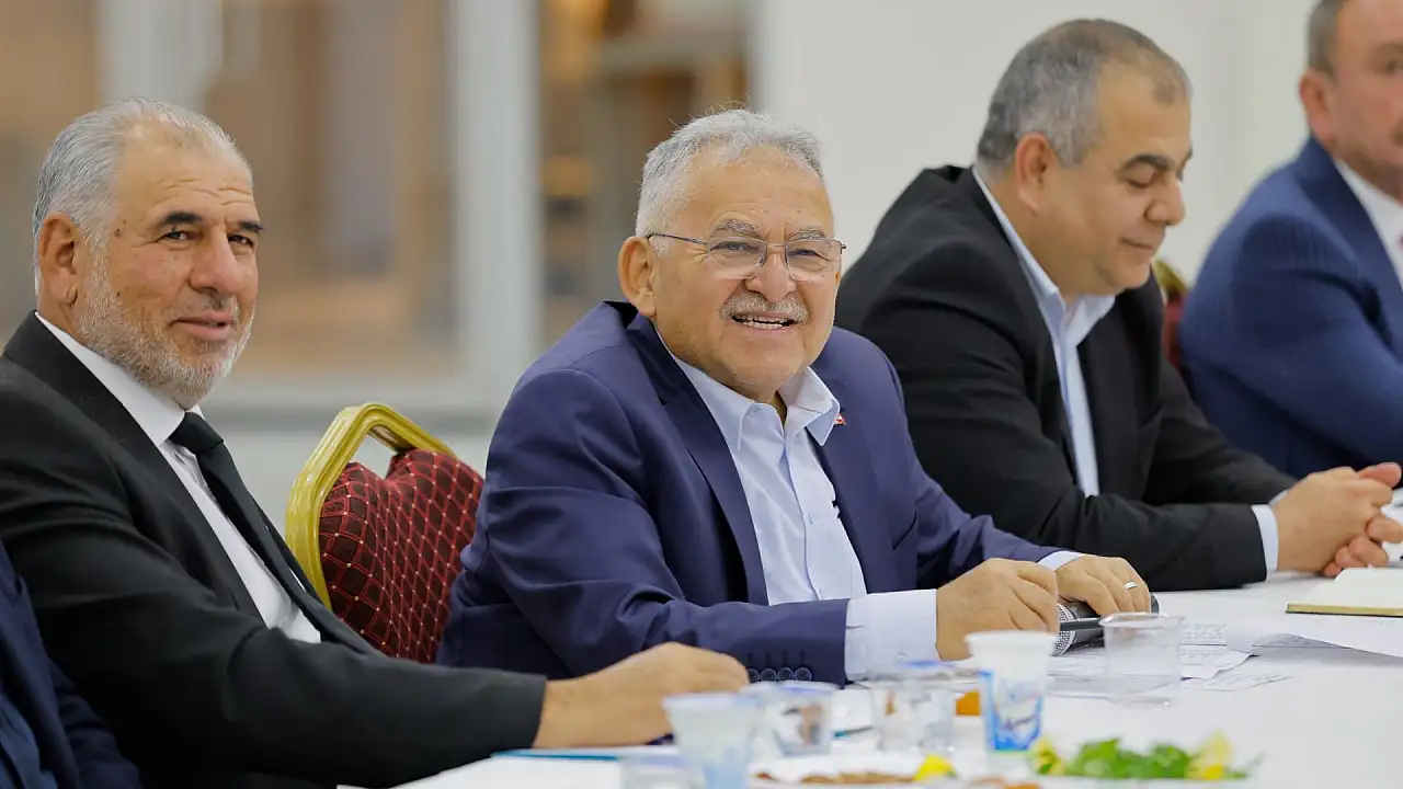 Büyükkılıç'tan Sarız ve Pınarbaşı çıkarması! Muhtarların taleplerini dinledi