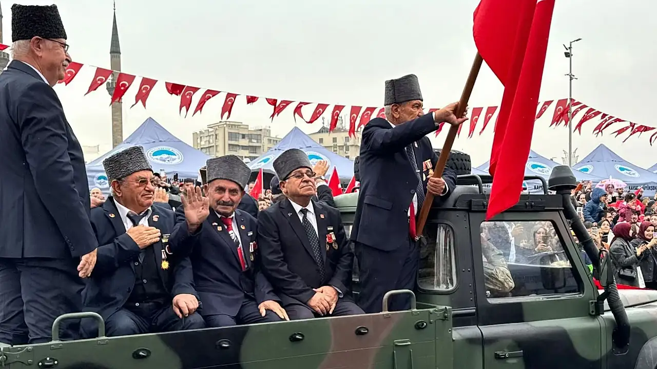 Kayseri'de Cumhuriyet Bayramı'nın 103. yılı coşkuyla kutlandı!