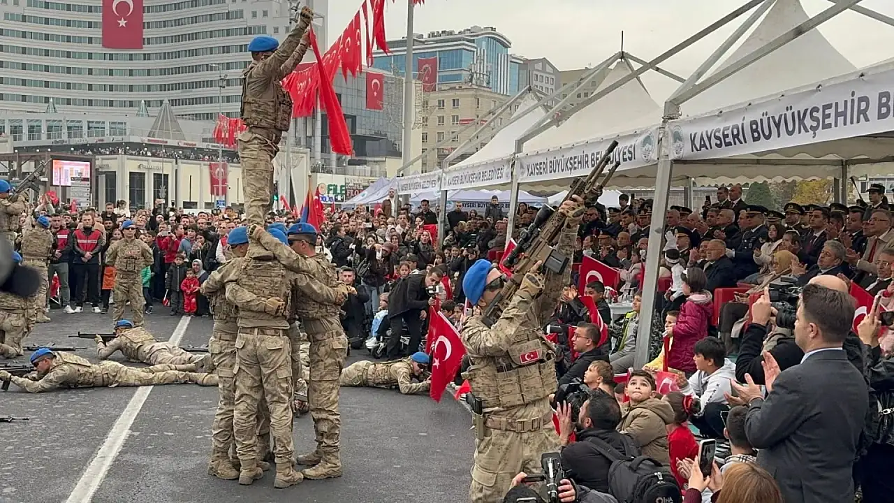 Kayseri'de Cumhuriyet Bayramı'nın 103. yılı coşkuyla kutlandı!