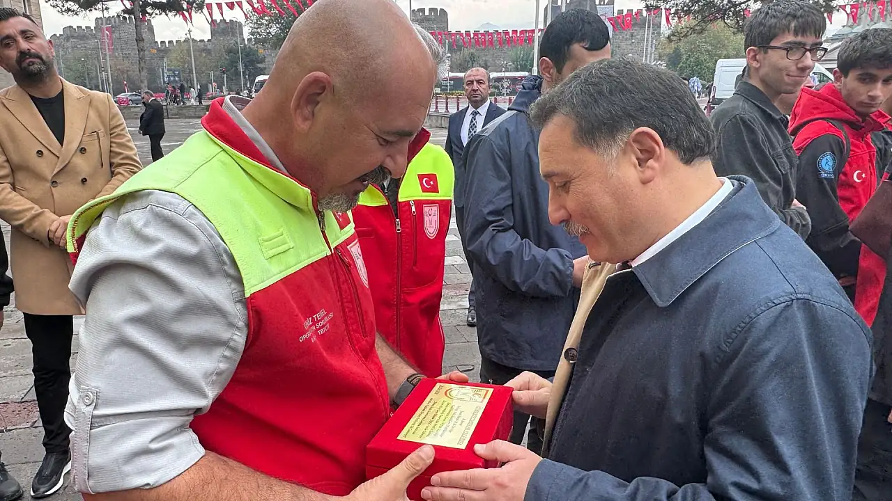 Akarsulardan vadilere, vadilerden zirvelere Cumhuriyet Coşkusu!