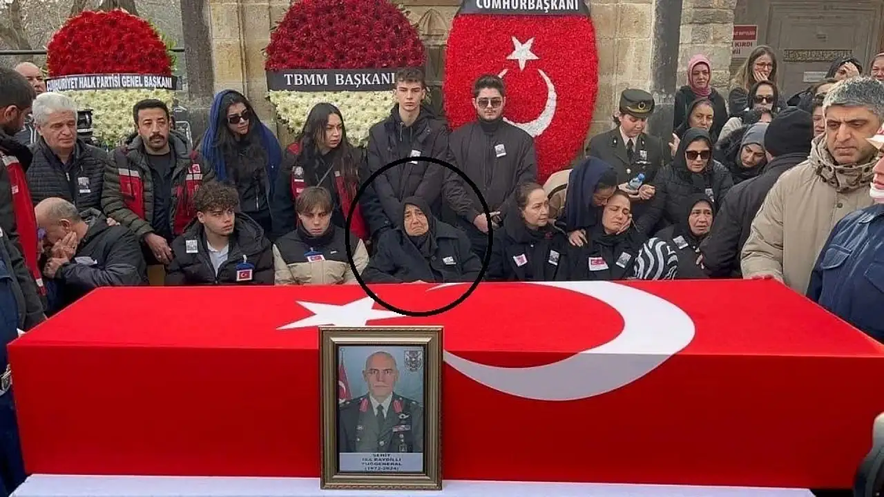 Şehit Tuğgeneral İsa Baydilli'nin acılı annesi son yolculuğuna uğurlandı!