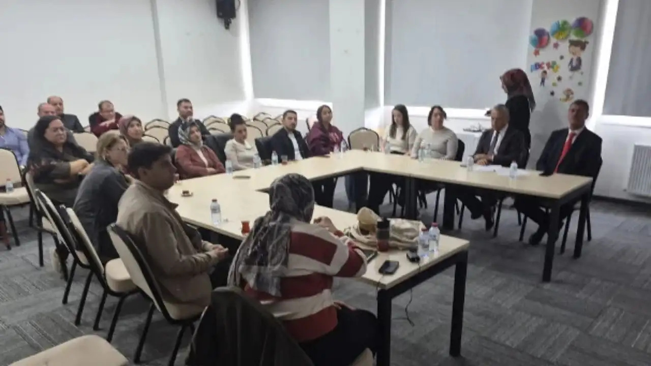 Felahiye'de eğitimciler aynı masada buluştu!