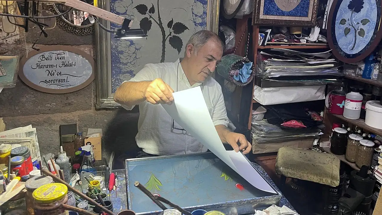 Kayseri'de fizik öğretmeni 20 yıldır bu sanatın peşinde! 'Bizi başka bir aleme götürüyor'