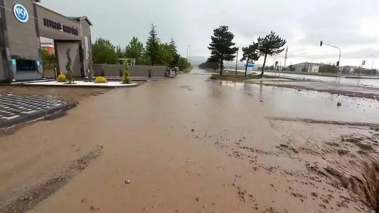 Develi'de yıllardır göz ardı edilen tehlike: Erciyes'in altında ne oluyor?