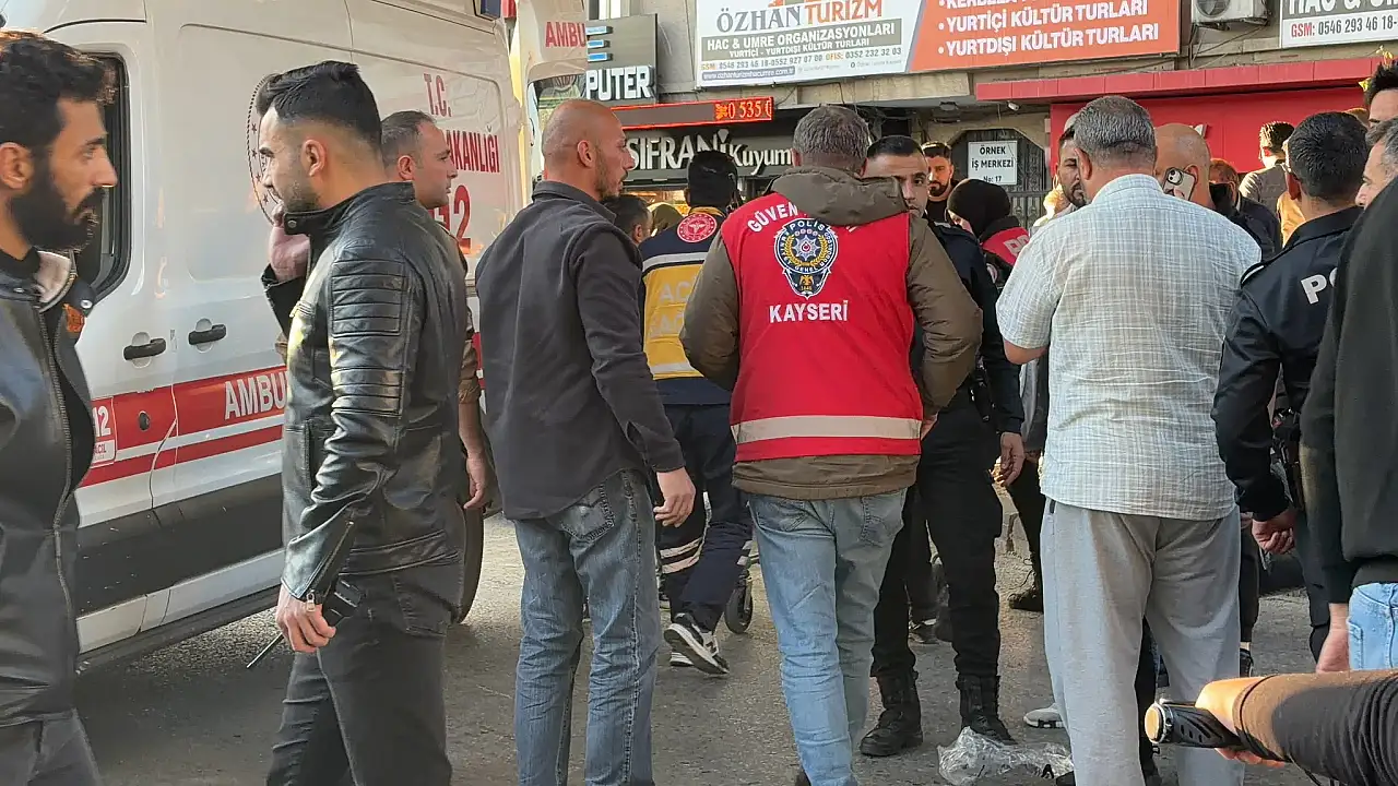 Kayseri'de motorlu polis devrildi: Kadın polis hastaneye kaldırıldı