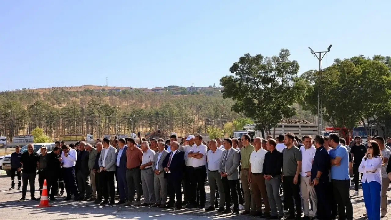 Sezonun ilk pancarları fabrikaya girdi: Kayseri Şeker'de hasat coşkusu