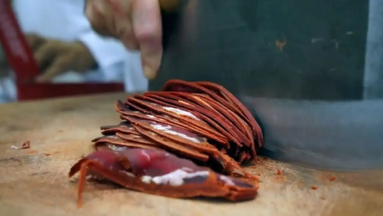 Pastırma yazında pastırma nasıl yapılır? Çemeninden kurutmasına tüm aşamalar