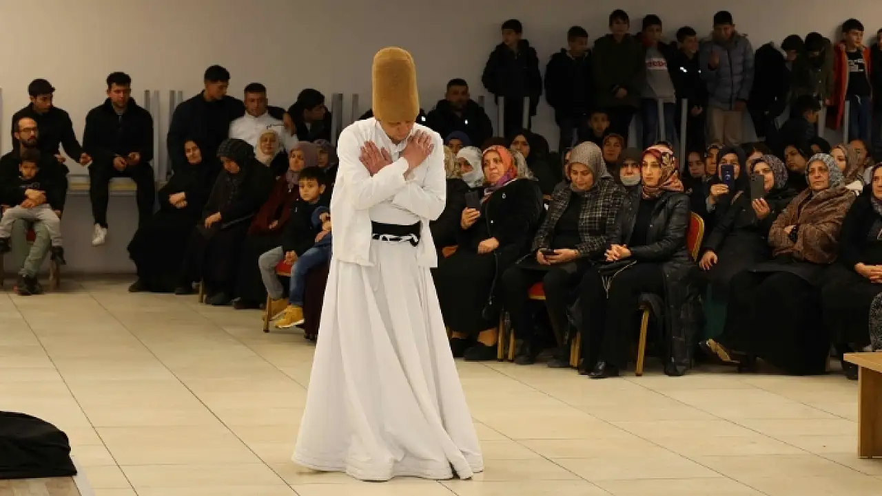 Kayseri'de Mevlana gecesi: İlahi, dua ve semazenlerle anıldı
