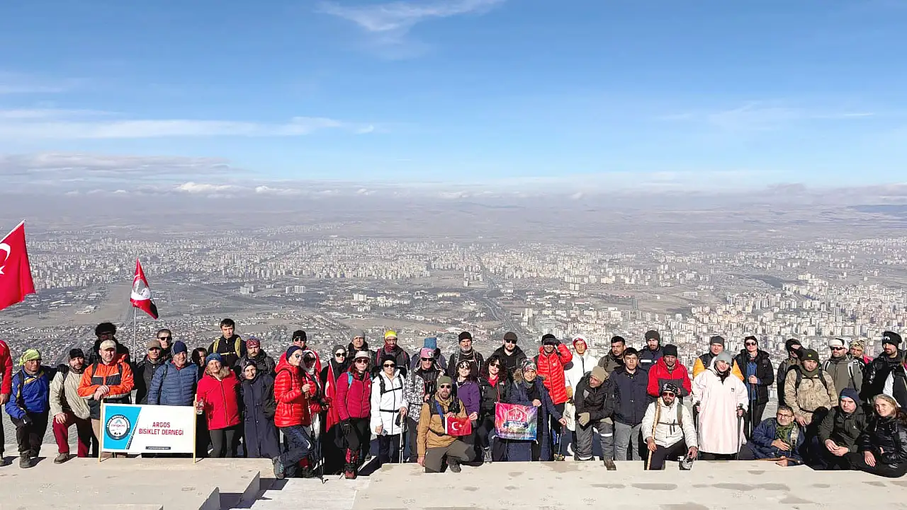Alidağı'nda Şehitler için yürüyüş düzenlendi