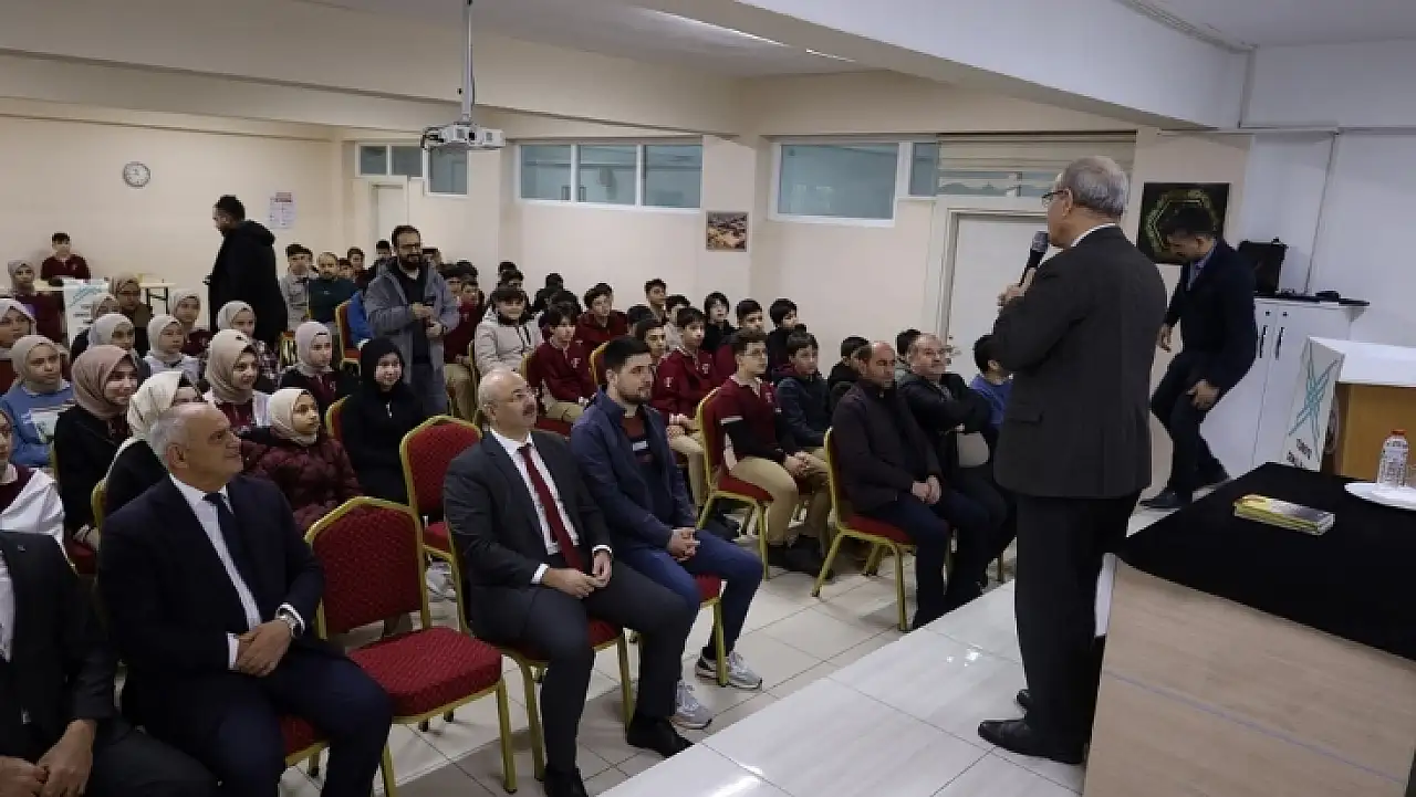 Yahyalı'da motivasyon dolu program: Halit Ertuğrul öğrencilerle buluştu