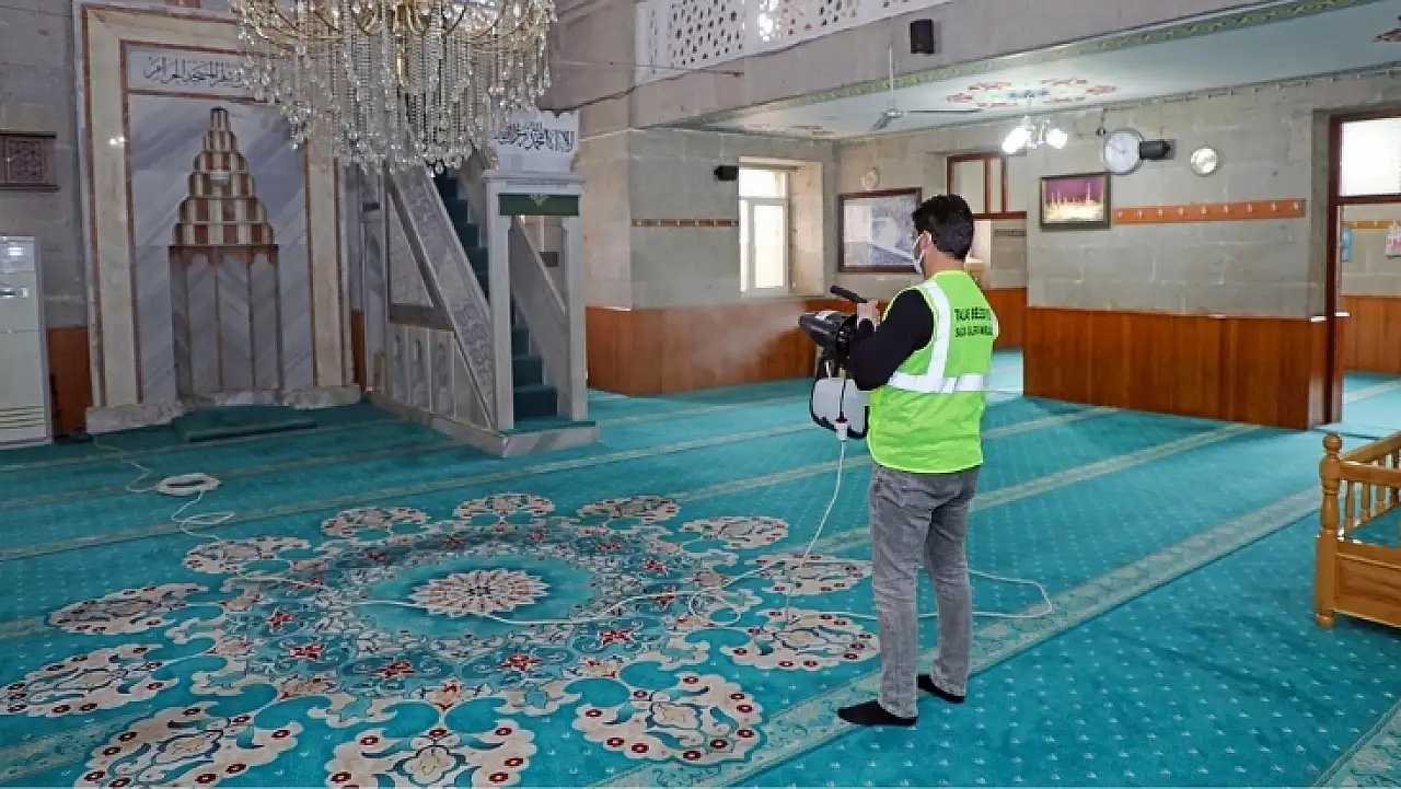 Talas Belediyesi'nden bayram mesaisi: İlçe pırıl pırıl oldu