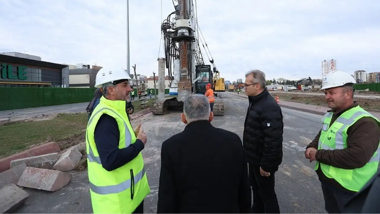 Büyükkılıç Kartal Kavşağı çalışmalarını yerinde inceledi