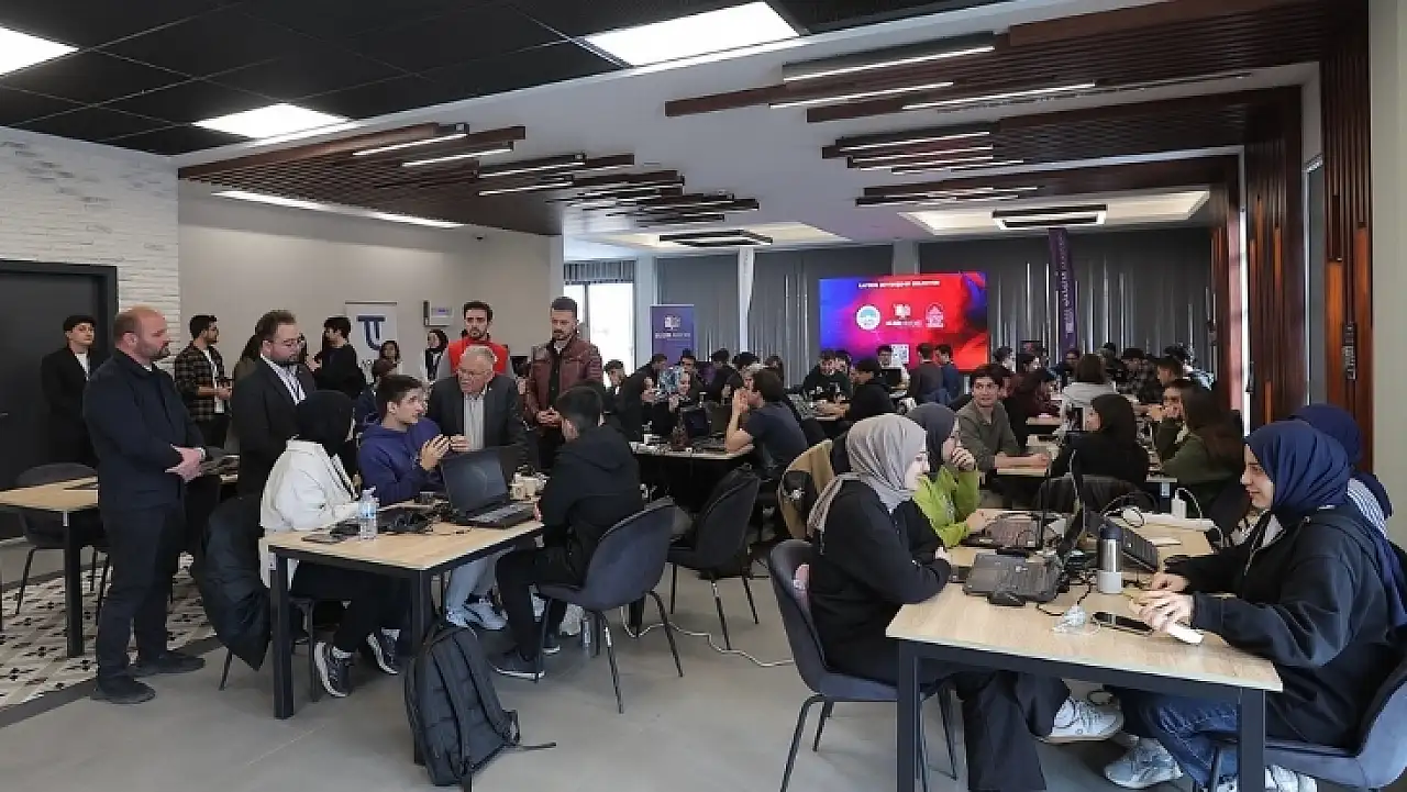 Kayseri'de gençler uzay projeleri için yarıştı