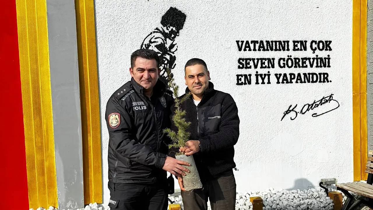 Orman Haftası'nda örnek hareket: Kayseri'de emniyet mensubu onlarca fidan dikti