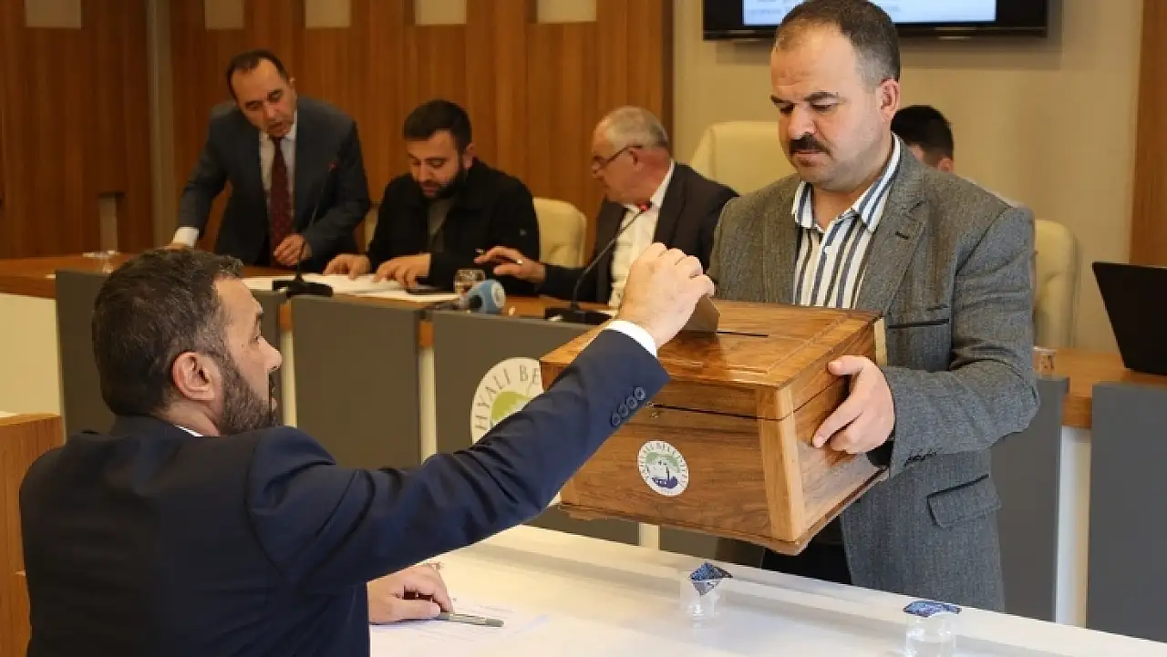 Yahyalı'da kritik toplantı: Belediye meclisinde yeni dönem başladı