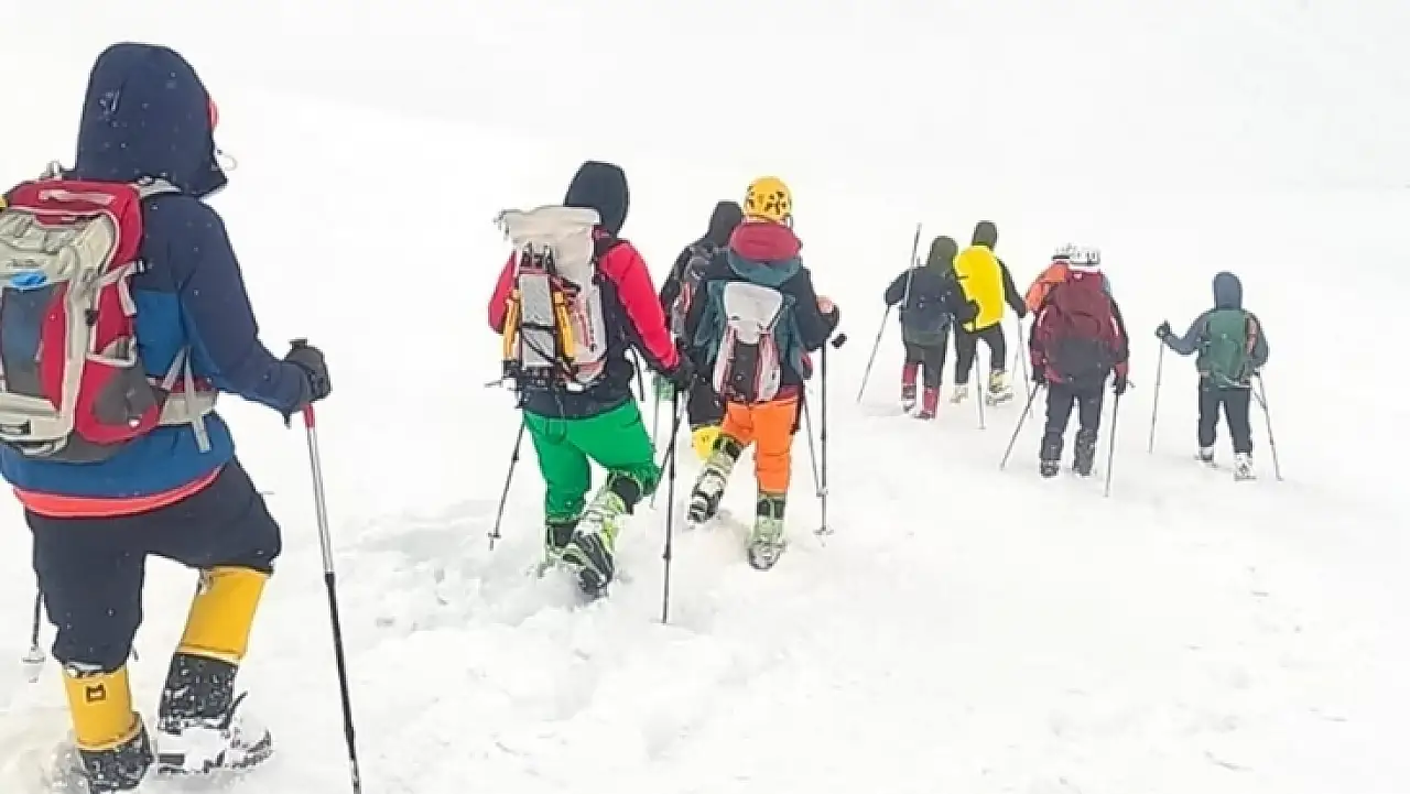 Adana'dan Ankara'ya… Dağcılar Erciyes Dağı için buluştu