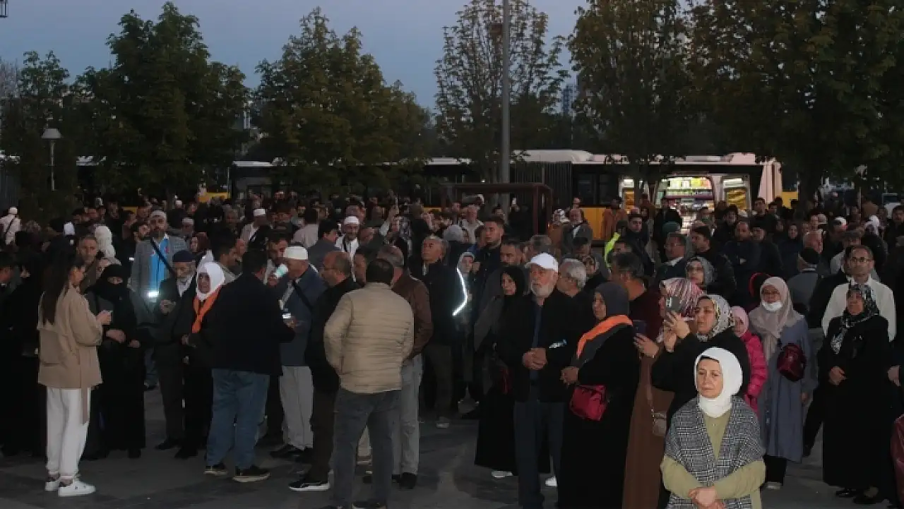 Kayseri'den ilk hac kafileleri uğurlandı