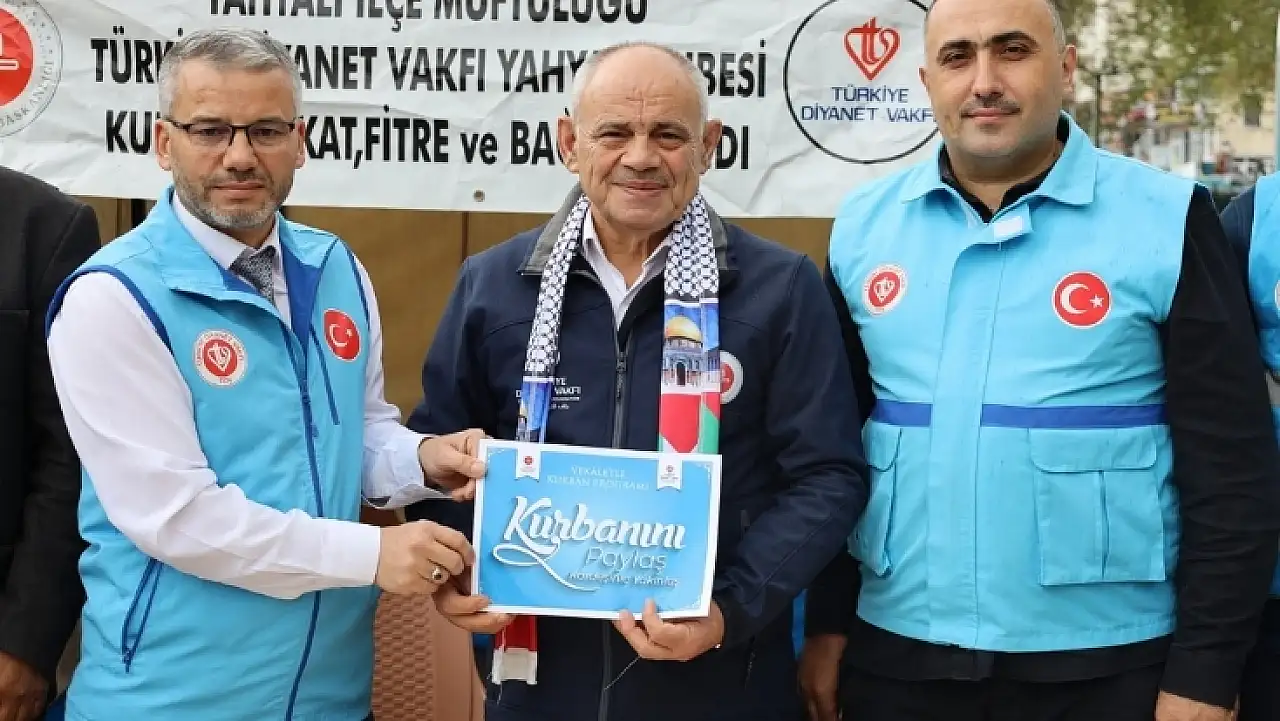 Başkan Esat Öztürk'ten vekaletle kurban kampanyasına bağış