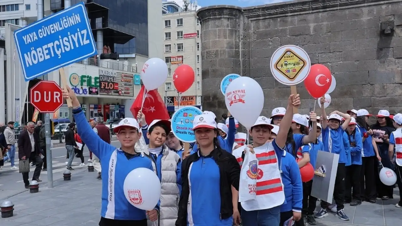 Kayseri'de 'Önce Yaya' etkinliği! Başkan Büyükkılıç ve Vali Çiçek katıldı