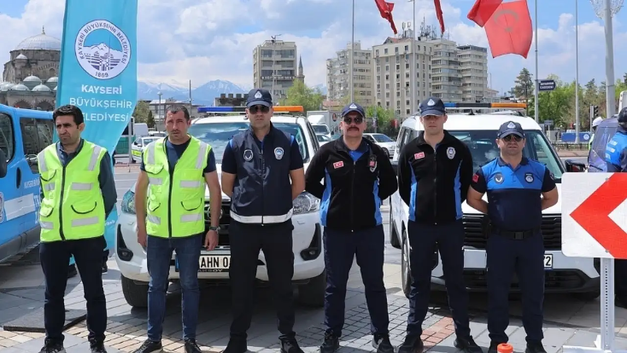 Kayseri'de 'Önce Yaya' etkinliği! Başkan Büyükkılıç ve Vali Çiçek katıldı