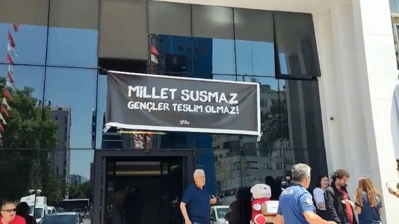 CHP Kayseri'de devir teslim krize döndü!