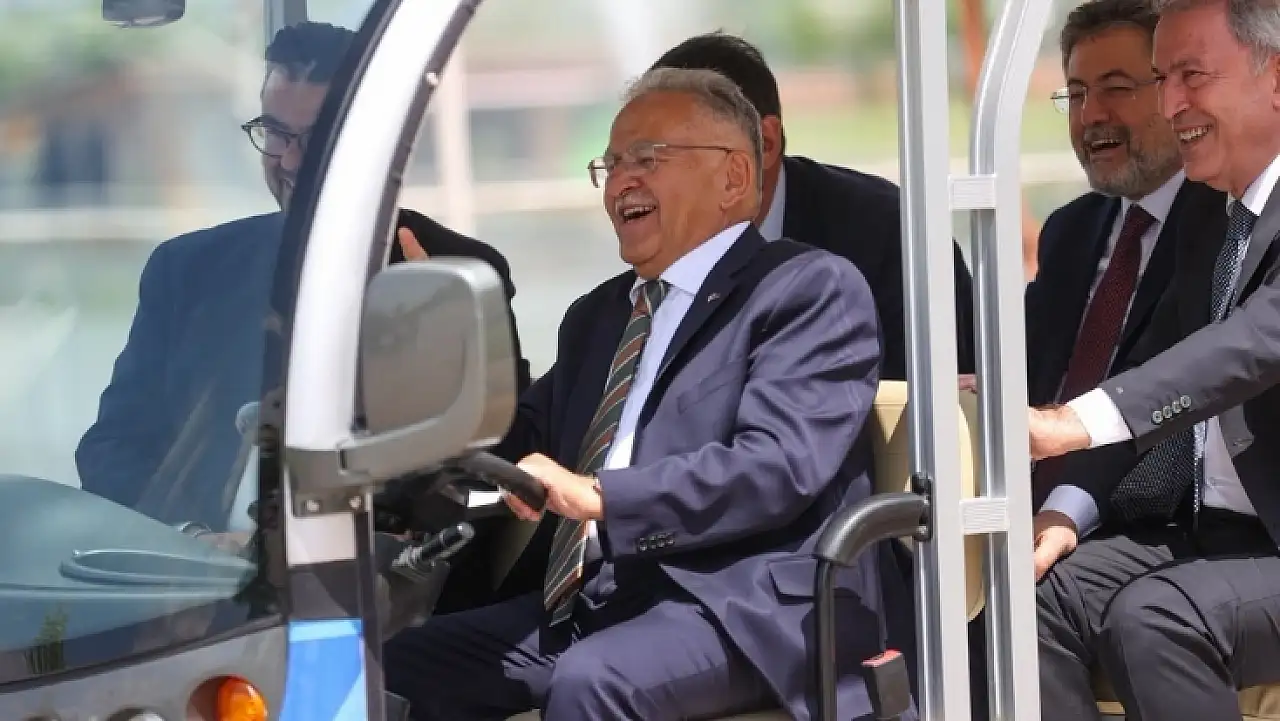 Bakan Kurum ve Bakan Yumaklı'dan Büyükşehir'e ziyaret