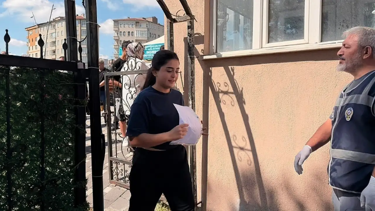 Kayseri'de YKS'ye dakikalar kala yanlış okula gitti, vatandaş yetiştirdi