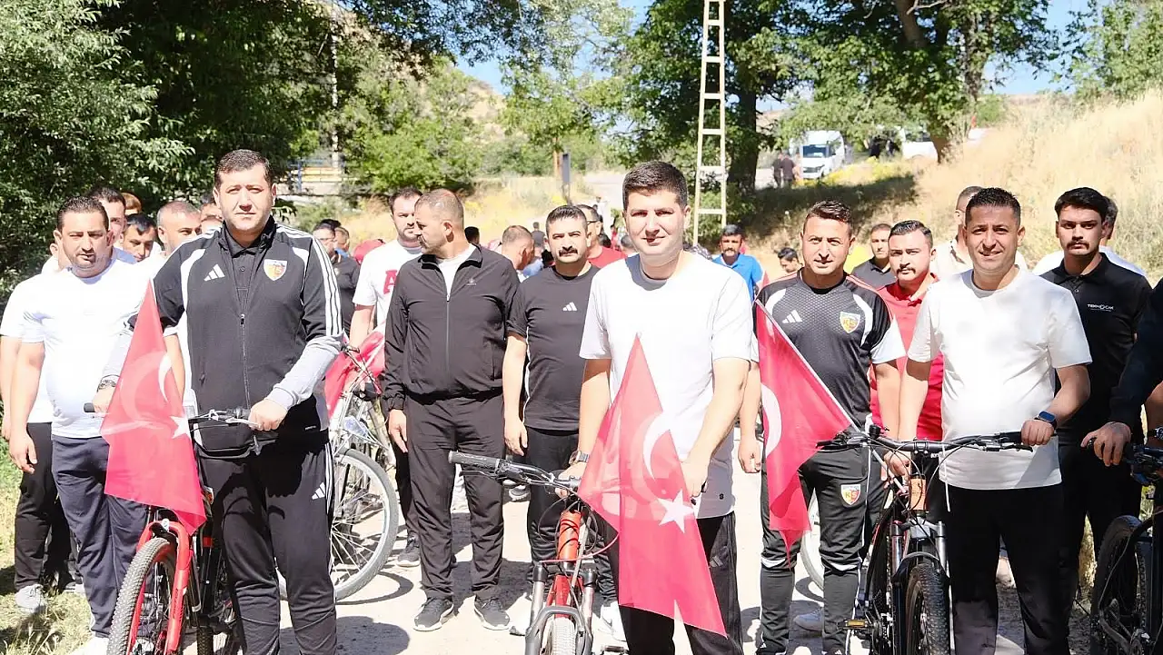 Baki Ersoy'dan subliminal mesaj! O ayrıntı dikkatlerden kaçmadı