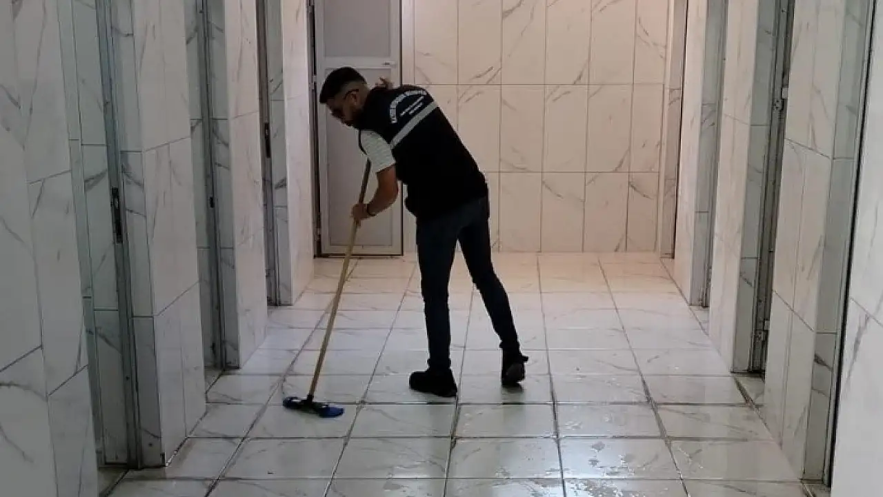 Kayseri'de yaz mesaisi başladı! Büyükşehir ekipleri 7/24 sahada