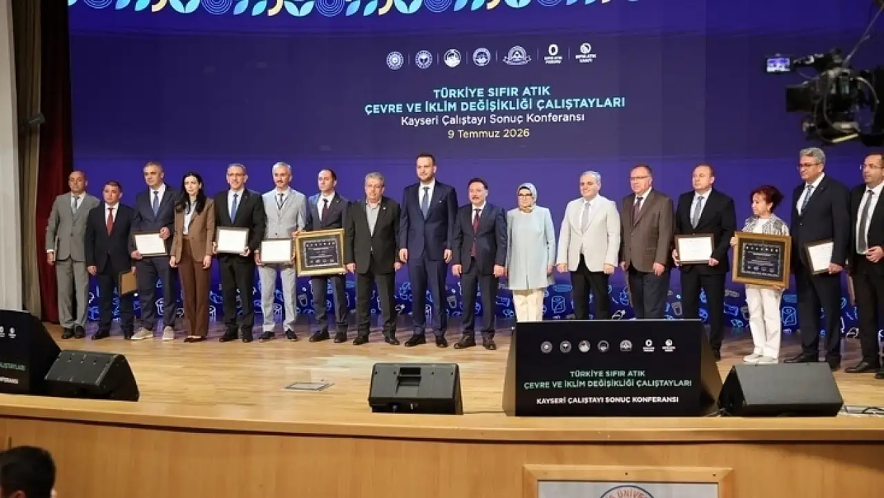 ERÜ'de genç mimarlar mezun oldu!