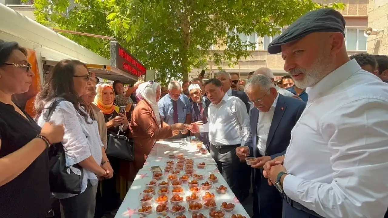 Kayseri'de duygulandıran vefa! Vali Yardımcısı Şenol Esmer unutulmadı