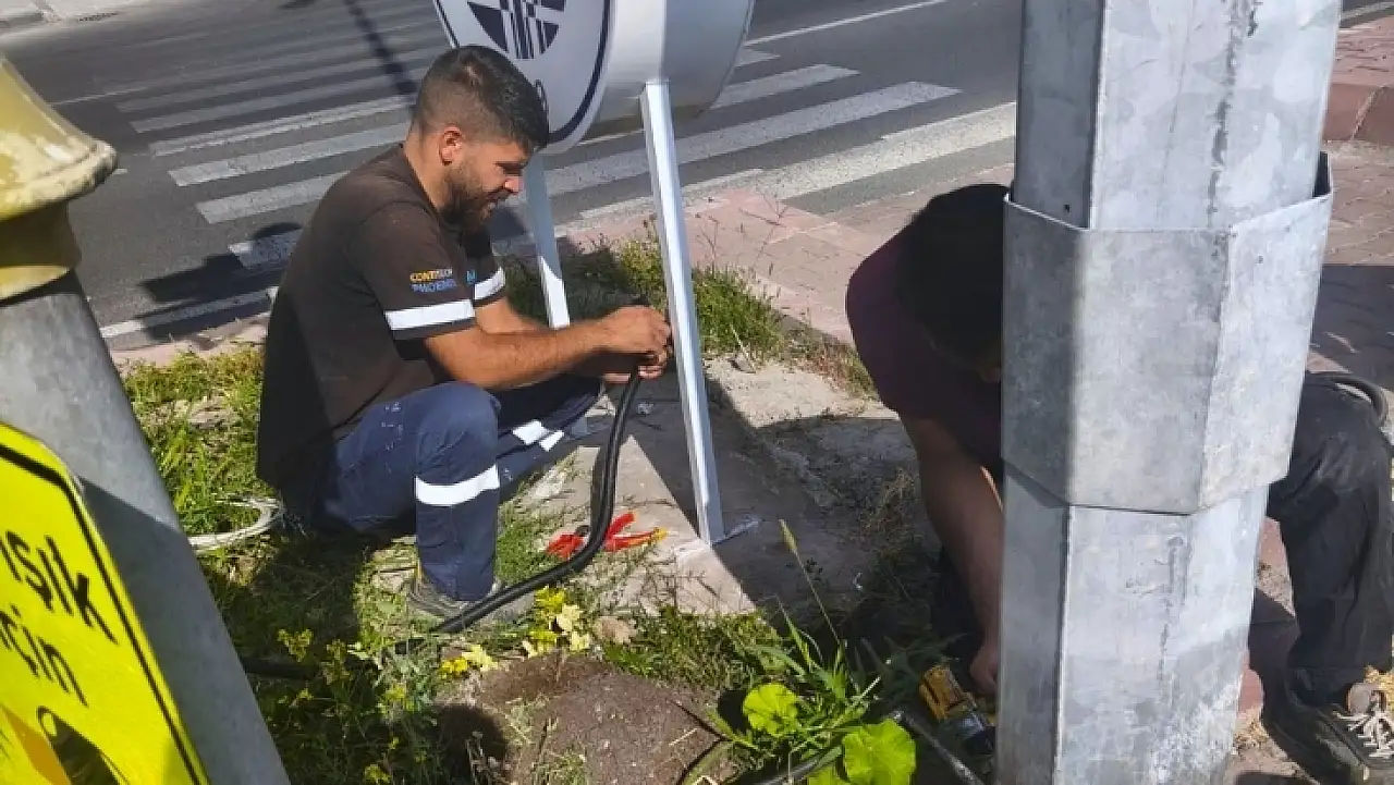 Kayseri'de kamu malına büyük zarar! Belediye tek tek yeniledi