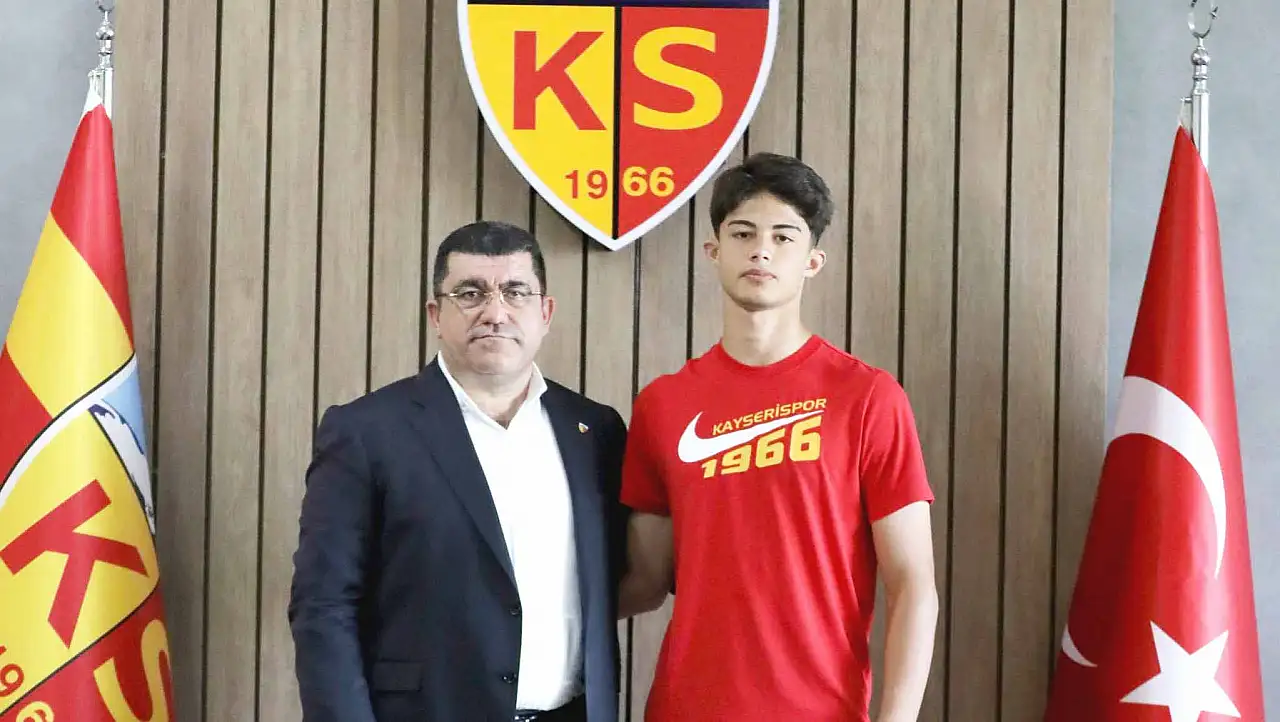 Kayserispor'da ilk imzayı profesörün oğlu attı: Sıra hangi futbolcuda?