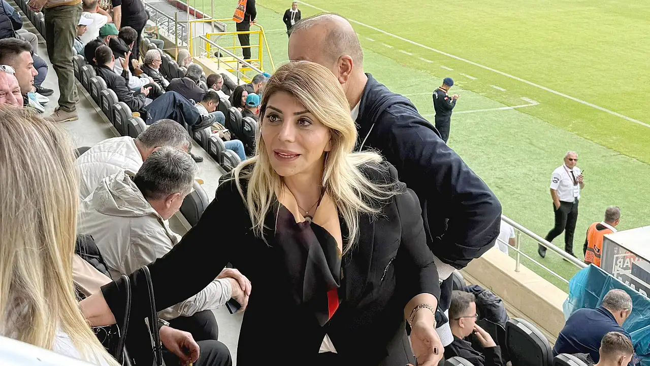 Kayserispor'da gözler o ismi aradı! Tribünde dikkat çeken buluşma