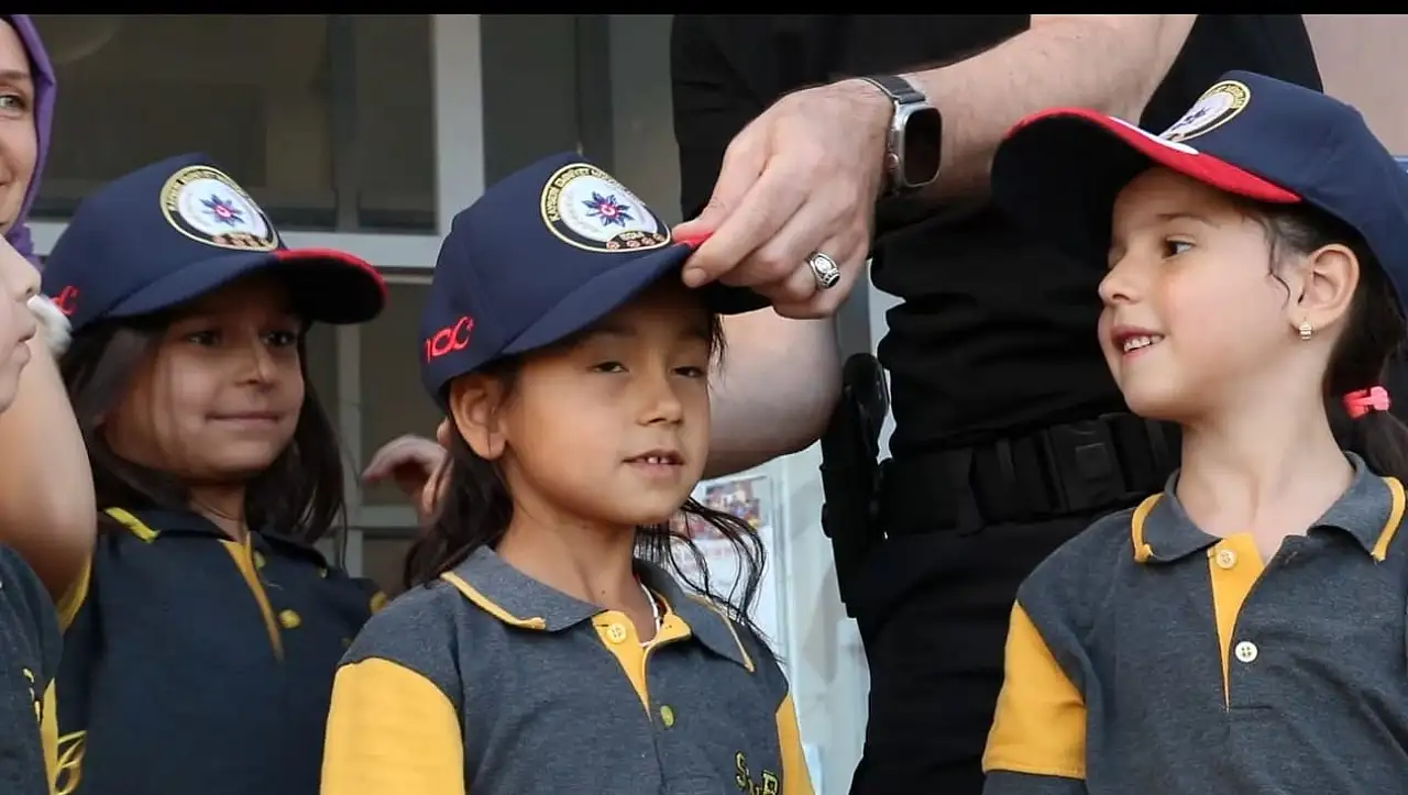 Kayseri Emniyet Müdüründen duygulandıran jest: Şehit evladını okuldan alıp evine bıraktı