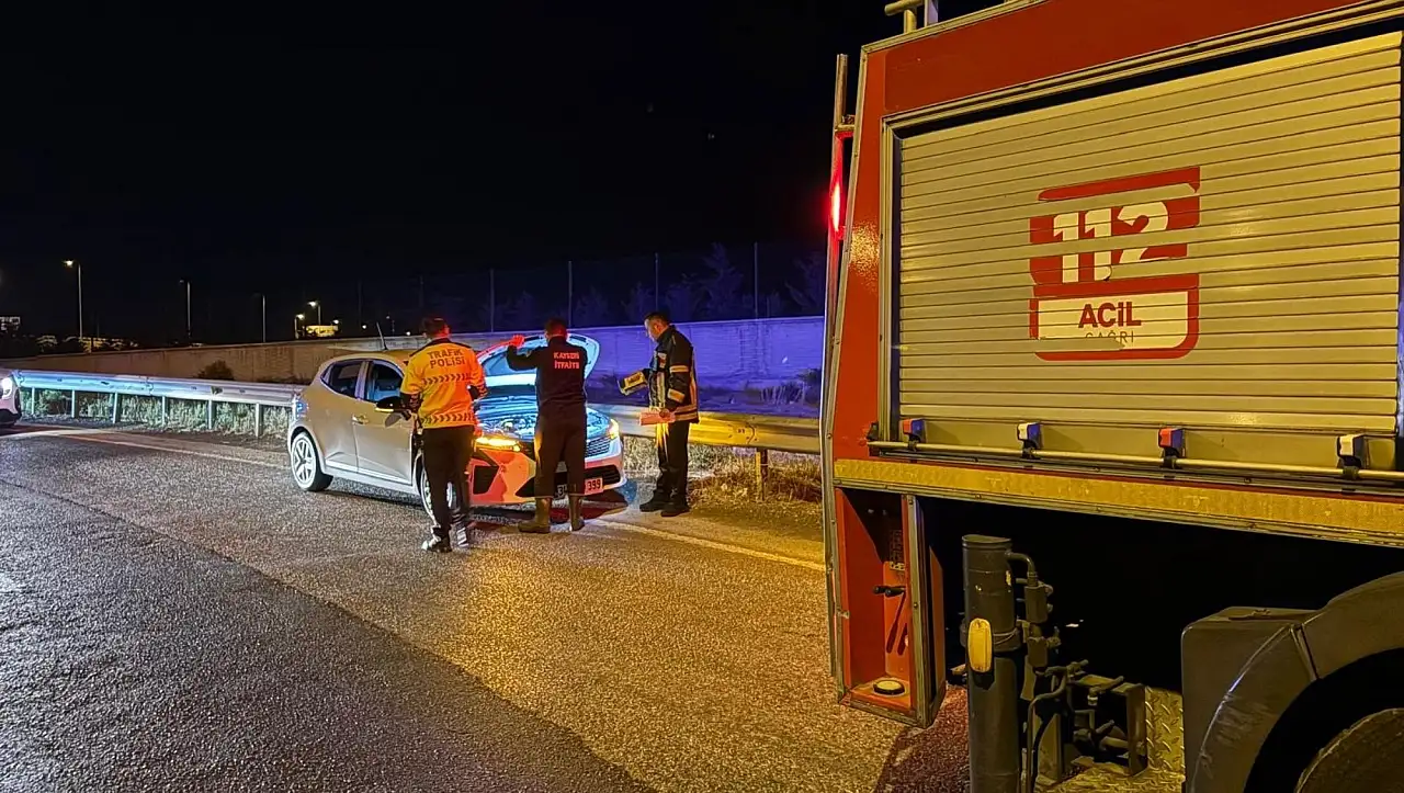 Kayseri'de sıkışmalı trafik kazası ihbarı ekipleri harekete geçirdi!