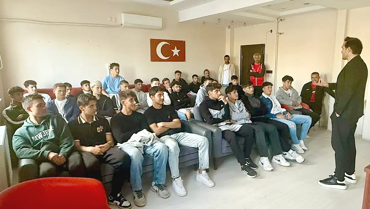 Kayserispor'un geleceği için büyük adım! Türkmen'den özel çalışma