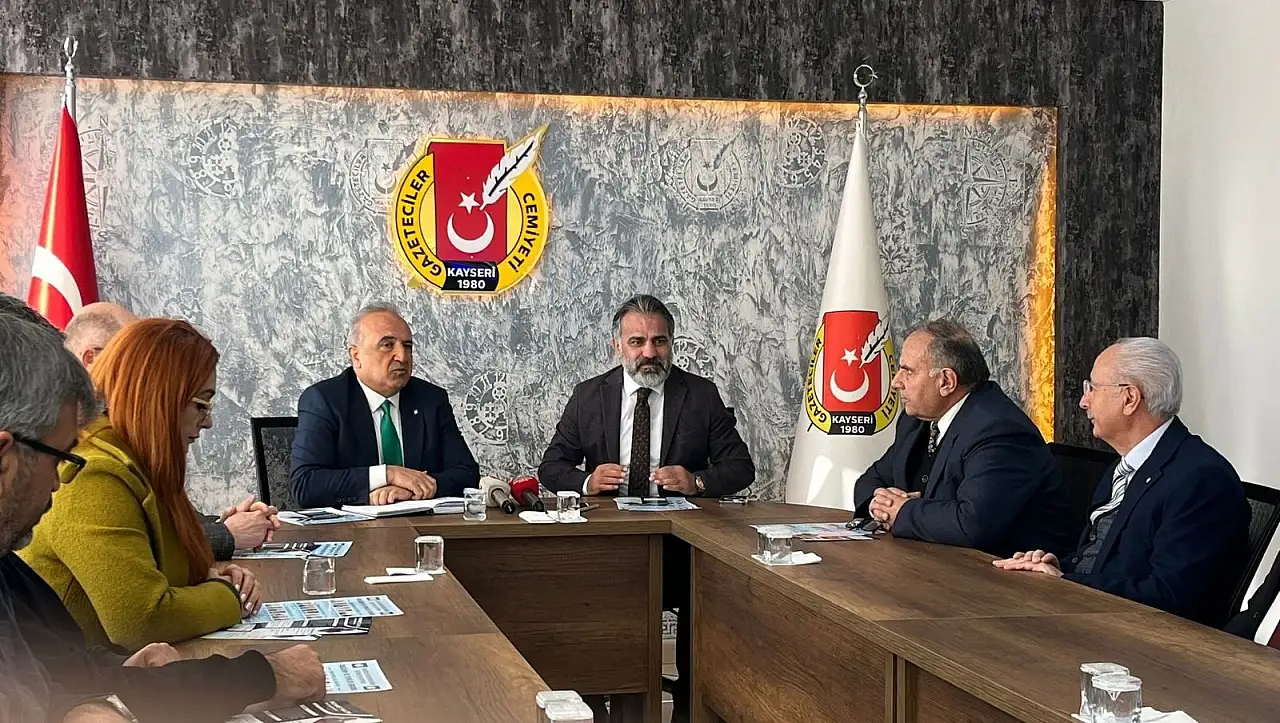 Kayseri'de değişimle aday oldular: 'Koşan, konuşan, kucaklaşan bir ekip olacağız'