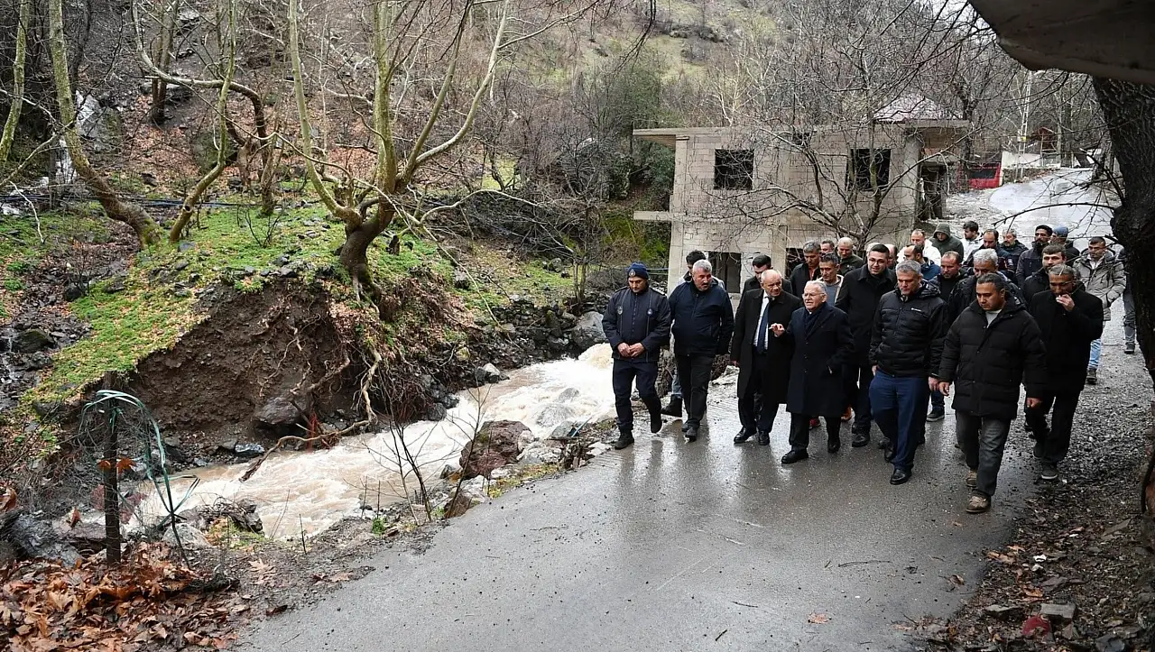 Başkan Büyükkılıç ve beraberindeki heyet Yahyalı'da 'Geçmiş olsun' ziyaretinde