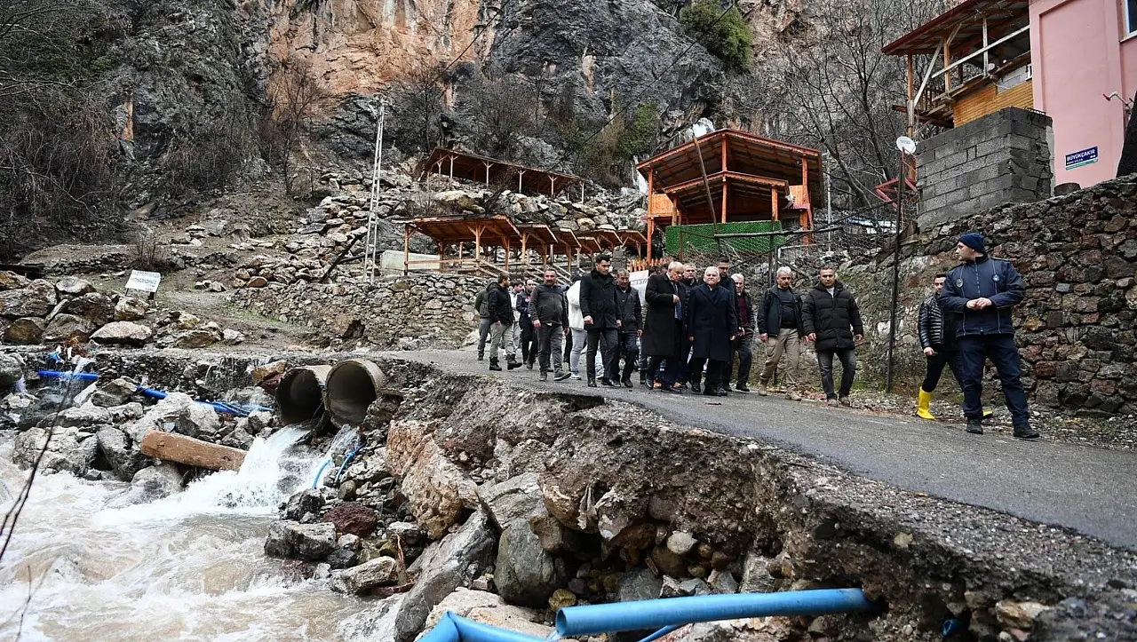 Başkan Büyükkılıç ve beraberindeki heyet Yahyalı'da 'Geçmiş olsun' ziyaretinde