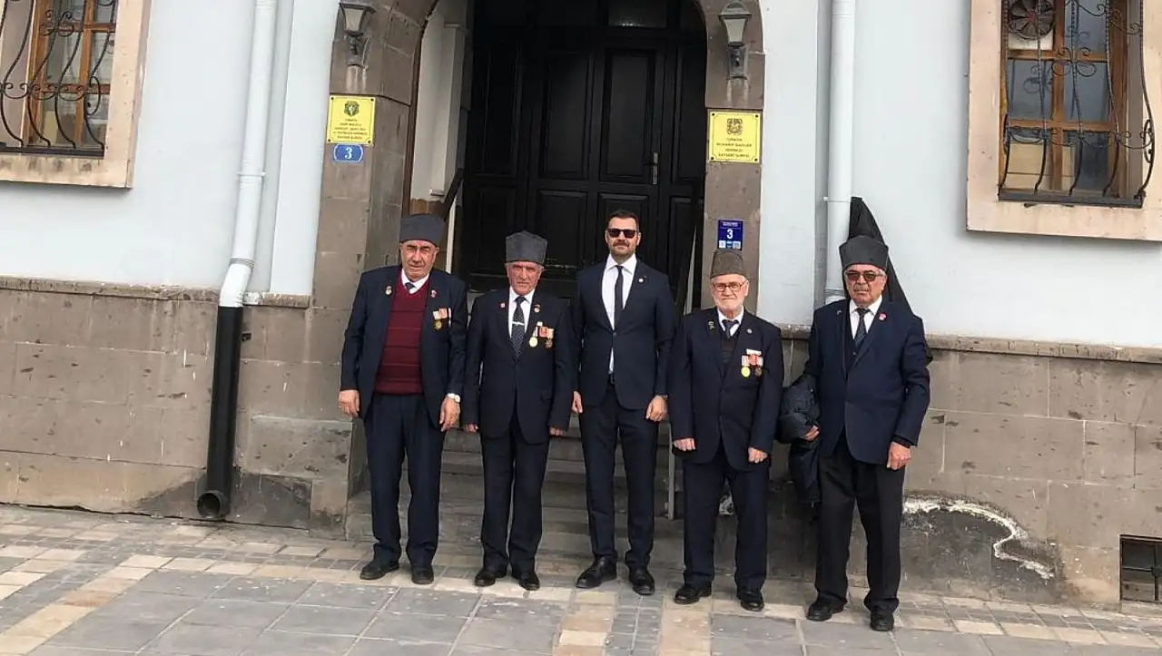 Kayseri'de dikkat çeken öğrenci-veli kitap yarışması!