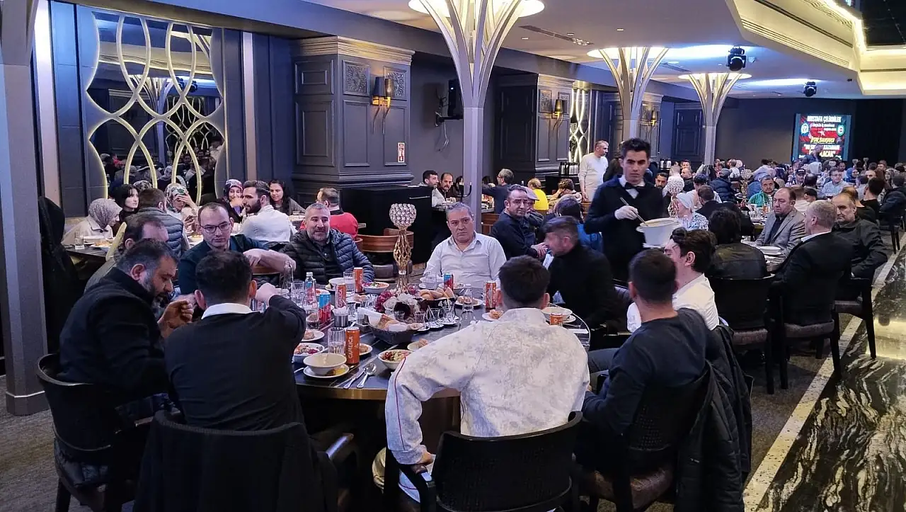 Başkan adayı Çelikbilek, işçilerle iftarda buluştu!