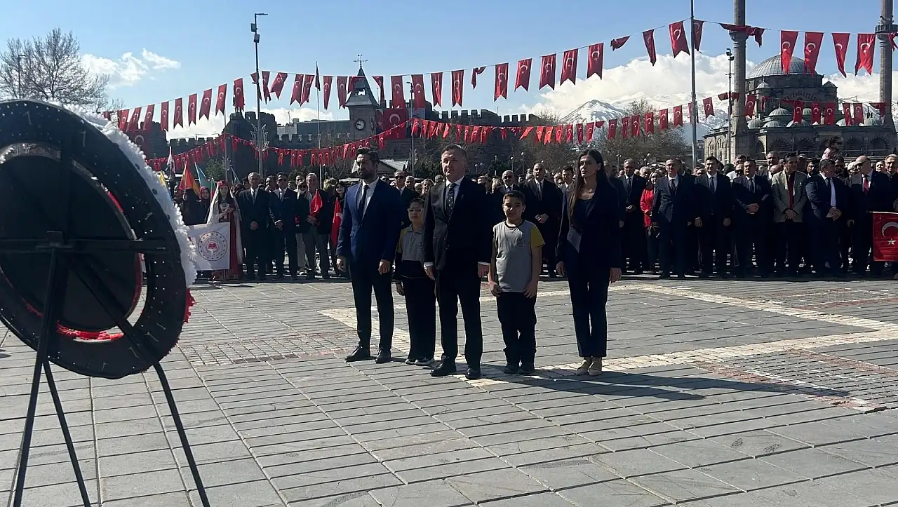Cumhuriyet Meydanı'nda çocuklar dikkat çekti!