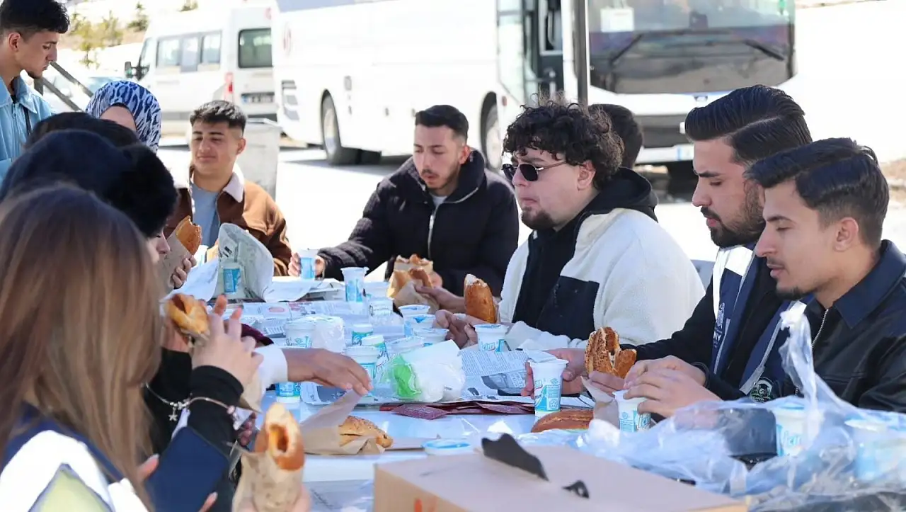 Erciyes Kayak Merkezi'nde renkli görüntüler!