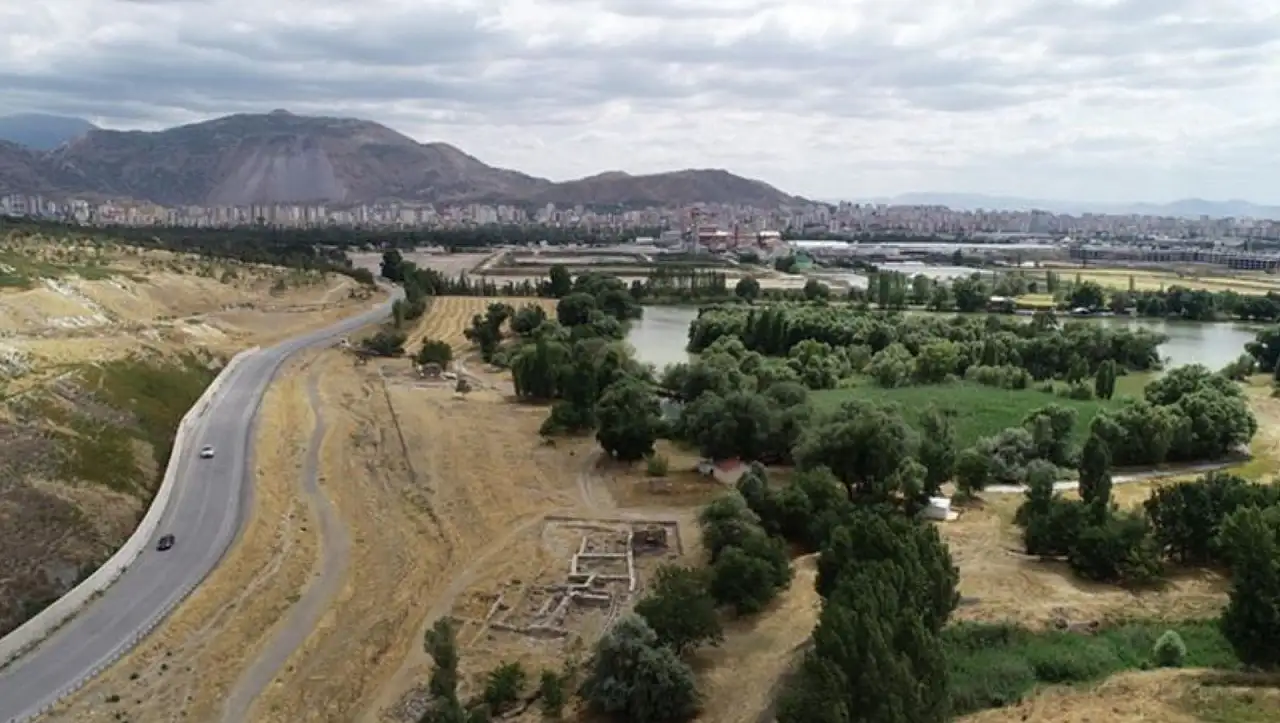 Moğolların Kayseri'yi istilasıyla yakılıp yıkılmıştı: Kayseri Şeker arazisinde kazı çalışması!