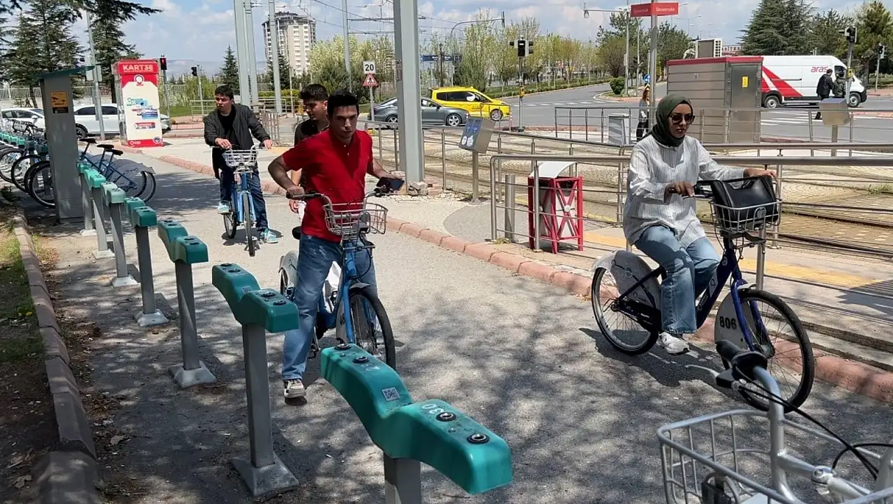 Kayseri'de 1000 bisiklet yollarda: Öğrencilerden KAYBİS'e tam not!