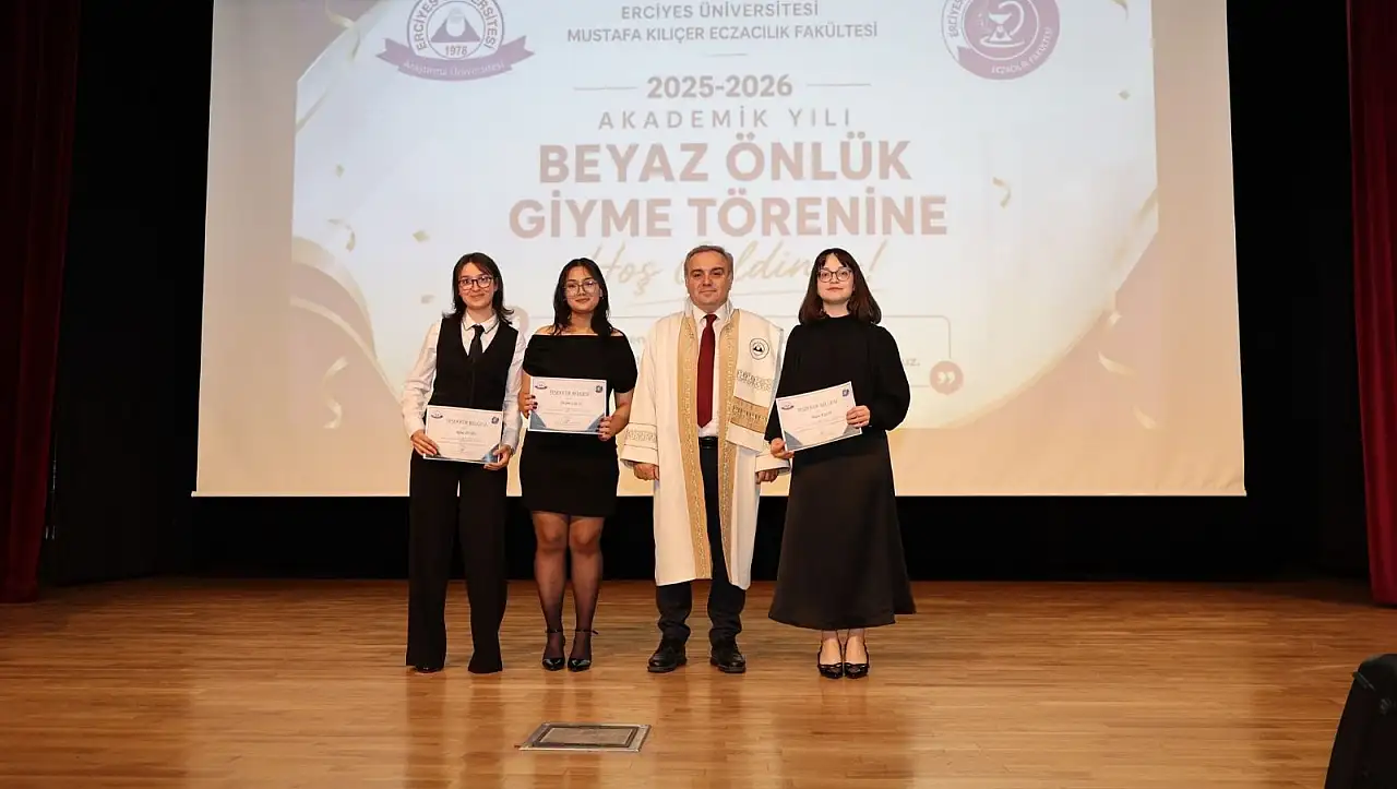 ERÜ'de Eczacılar önlük giydi!